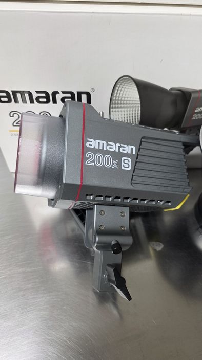 Свет постоянный  Amaran 200x S