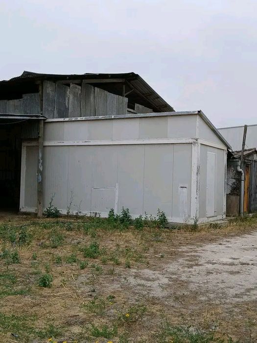 Contentor,com WC ,em bom estado