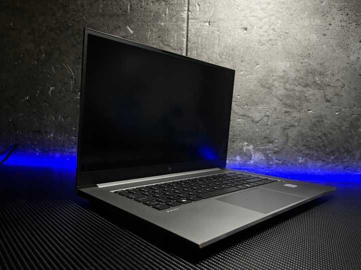 Laptop HP Zbook Studio G7 | Core i7-10850H 32GB 512GB SSD NVIDIA MAX-Q