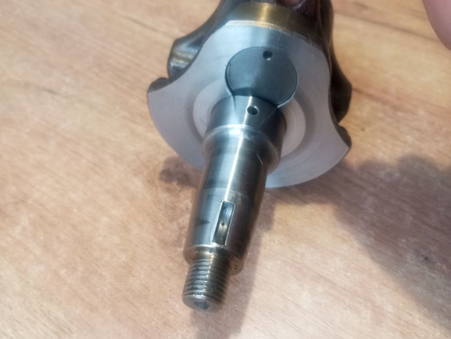 Wał korbowy Aprilia SX 125 korba łamany element mechanizmu korbowego