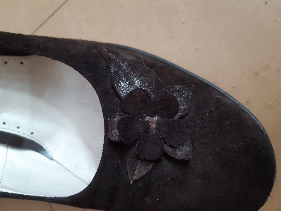 Czółenka zamszowe EKSBUT