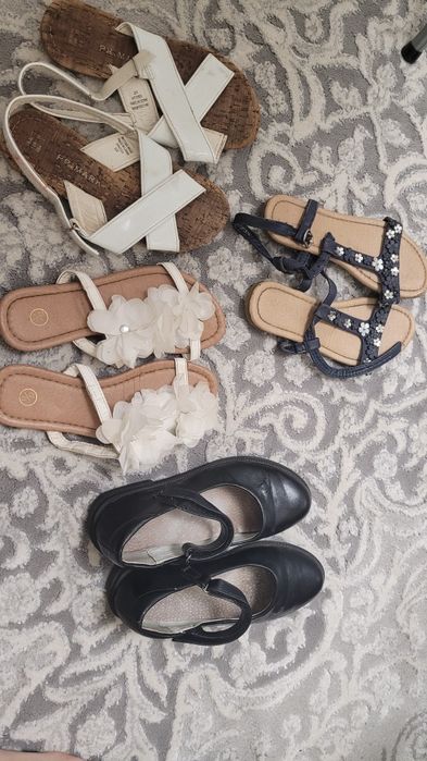 Взуття для дівчинки