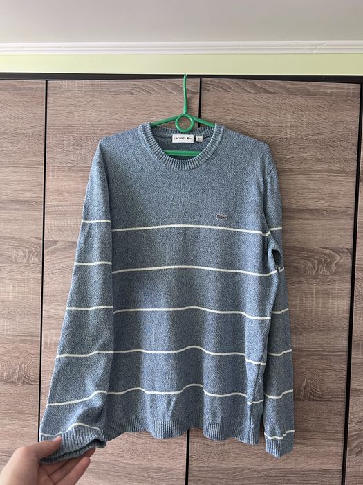 Светер Lacoste.