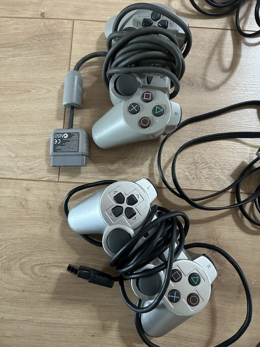 Zestaw PlayStation 2 Slim (SCPH-75003) + 2 Oryginalne Pady Sony + 4 Gry