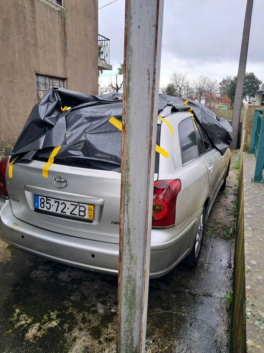 Toyota avensis e ford cmax ( batidos ) para venda