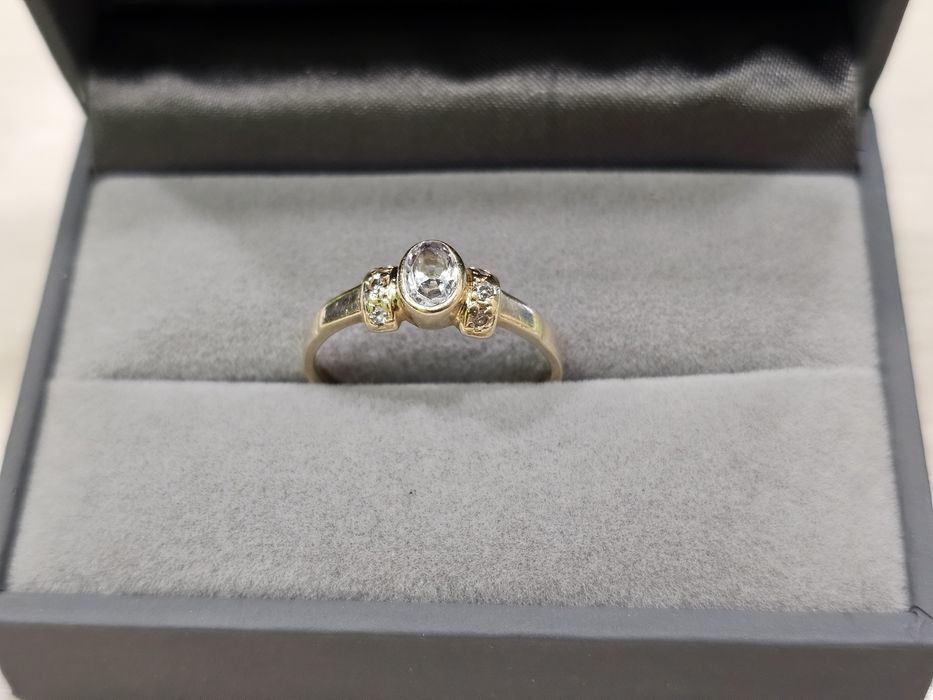 Złoty pierścionek kilka oczek mniejszych PR 585