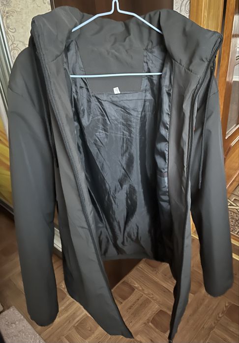 Продам  чоловічу куртку.Демісезон.Розмір 52