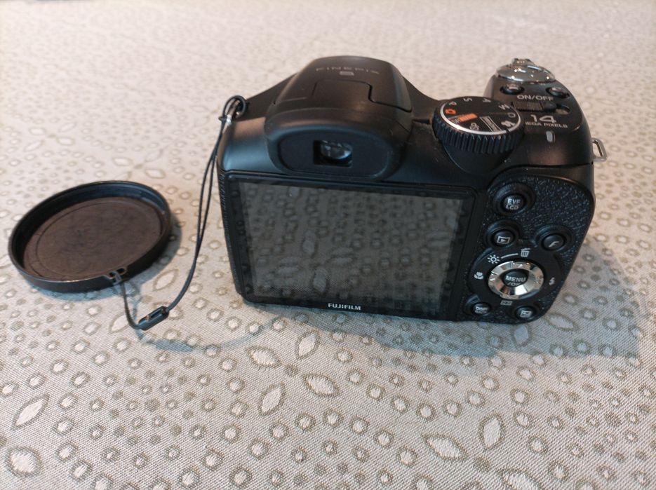 Máquina fotográfica Fujifilm Finepix S2980