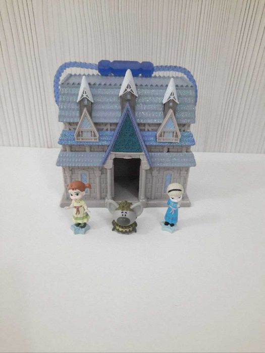 Замок-валіза iгровий набiр  Еренделл Disney Animators' Collection Littles Frozen.