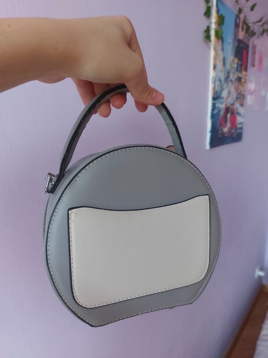 Жіноча маленька кругла сумочка