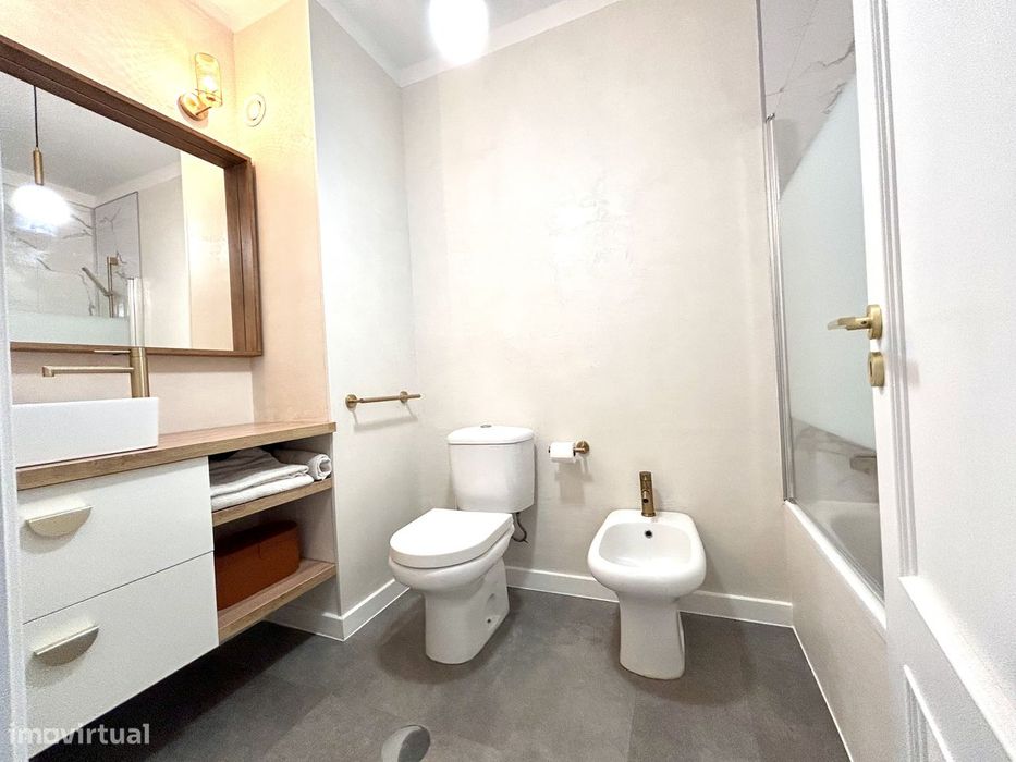 Apartamento T2 totalmente mobilado Paredes centro/estação