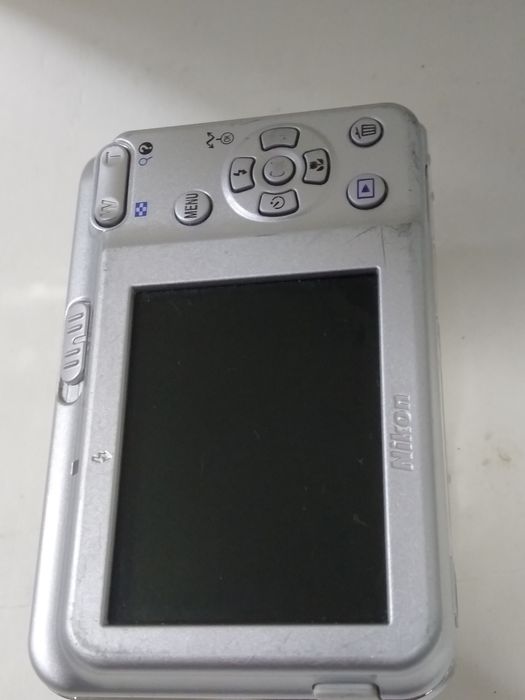 Фотоаппарат Nikon Coolpix L5  (Canon PowerShot