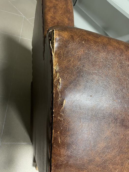 Sofás individuais em pele sintética