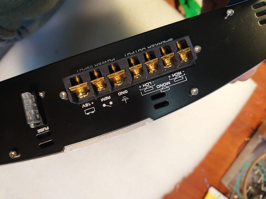 Двухканальный усилитель Symphony 2x90 и 2х100вт