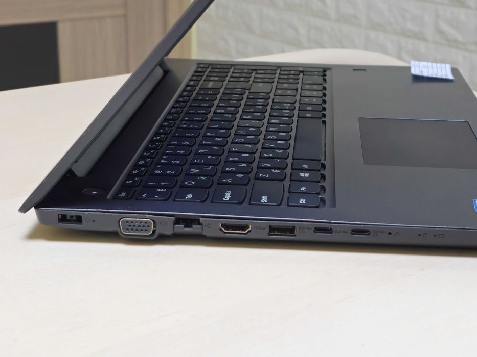 Ноутбук LENOVO V330-15IKB 15.6" IntelCore i5-8250U/DDR4 8Gb/SSD 256Gb