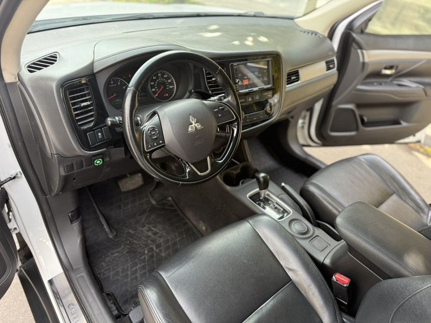 Продам Mitsubishi Outlander 2.4i gaz 2015