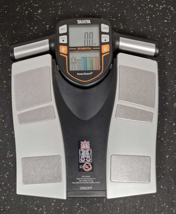 Balança Tanita BC-545N InnerScan V – Análise Corporal Segmentar Profissional Usada