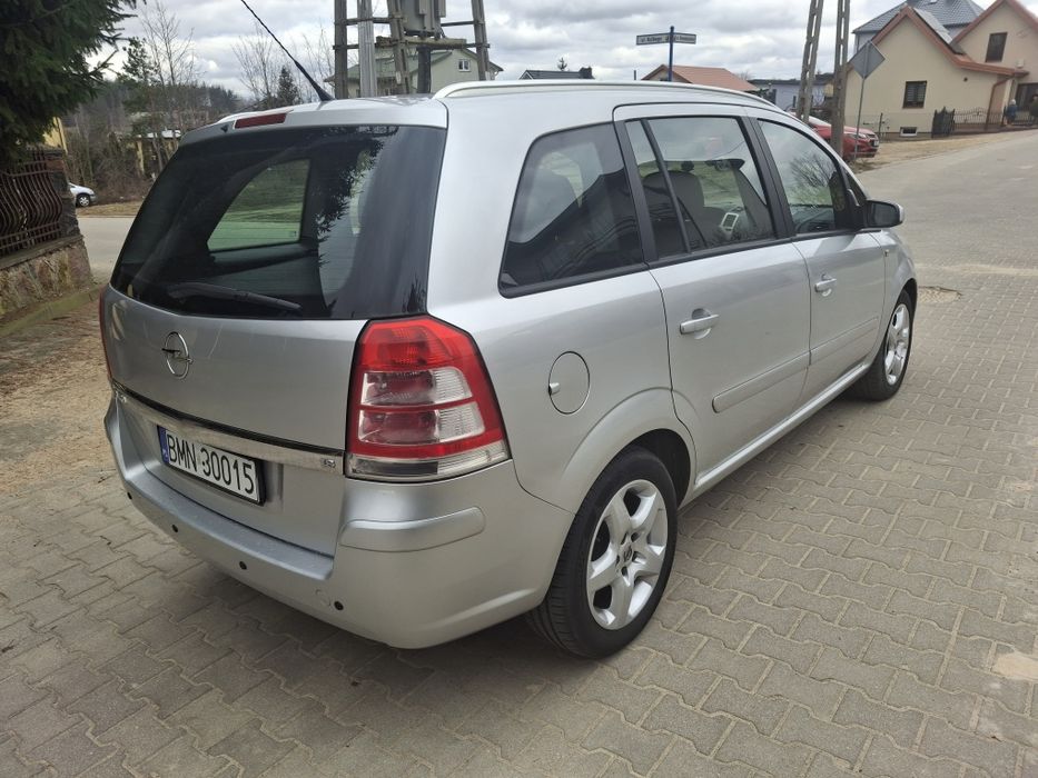 Opel Zafira benzyna +gaz 7 miejsc mogę zamienic