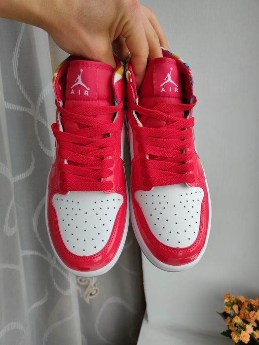 Кросівки Nike Air Jordan 1 Mid Se Barcelona Sweater Red Patent