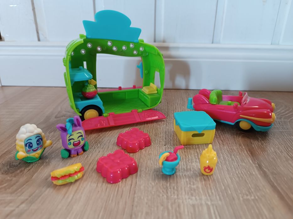 Moji Pops Food truck