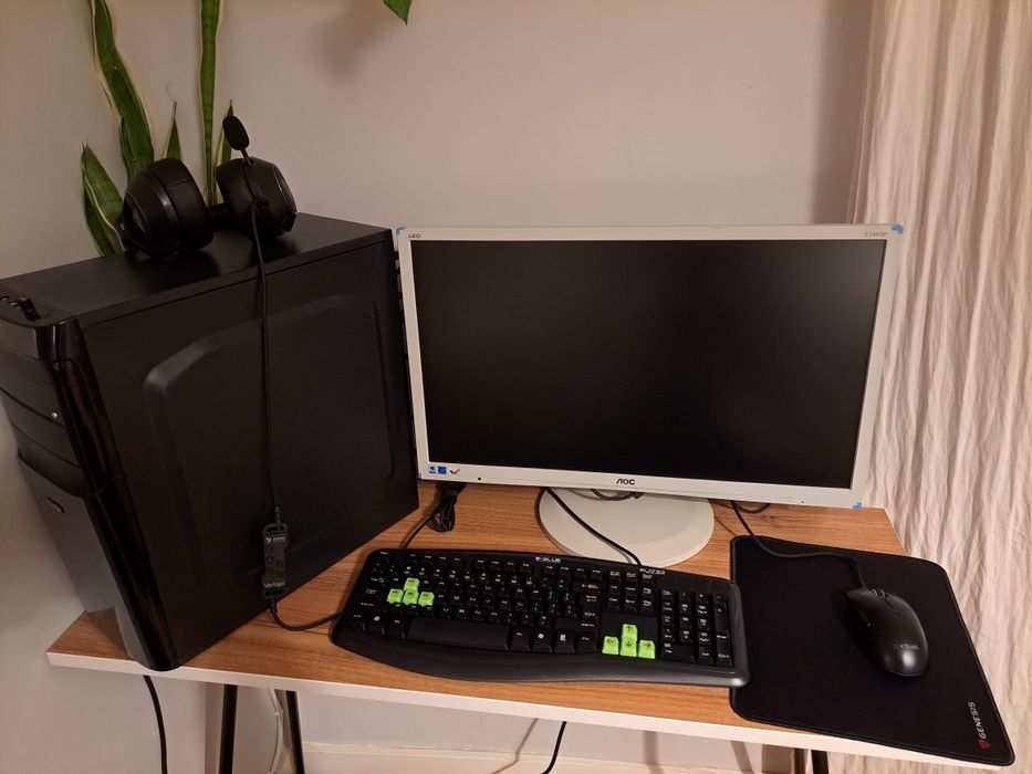Komputer gamingowy zestaw z monitor