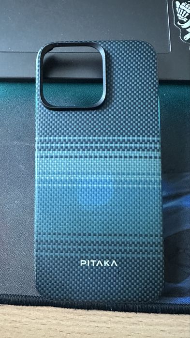 Карбоновий чохол pitaka для 15 pro max