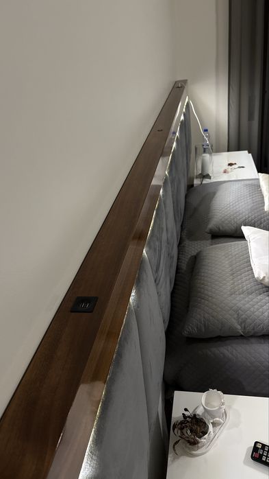 Mobilia de quarto moderna como nova