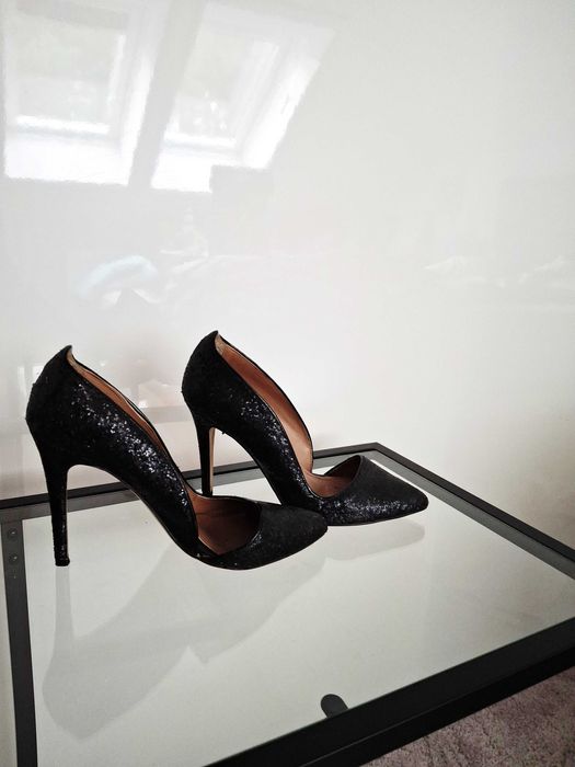 Stradivarius czarne eleganckie szpilki brokatowe rozmiar 38