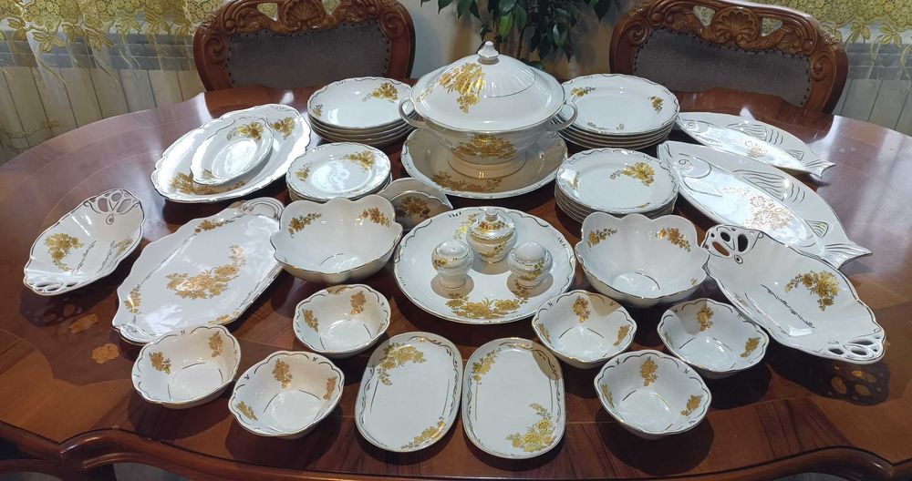 Сервиз столовий, золоті квіти