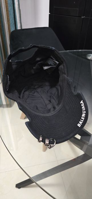 Cap balenciaga distressed