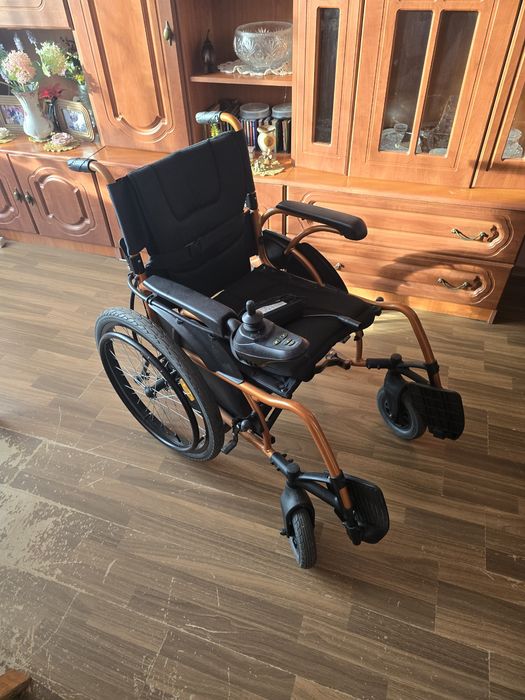 Wózek i walidzki elektryczny