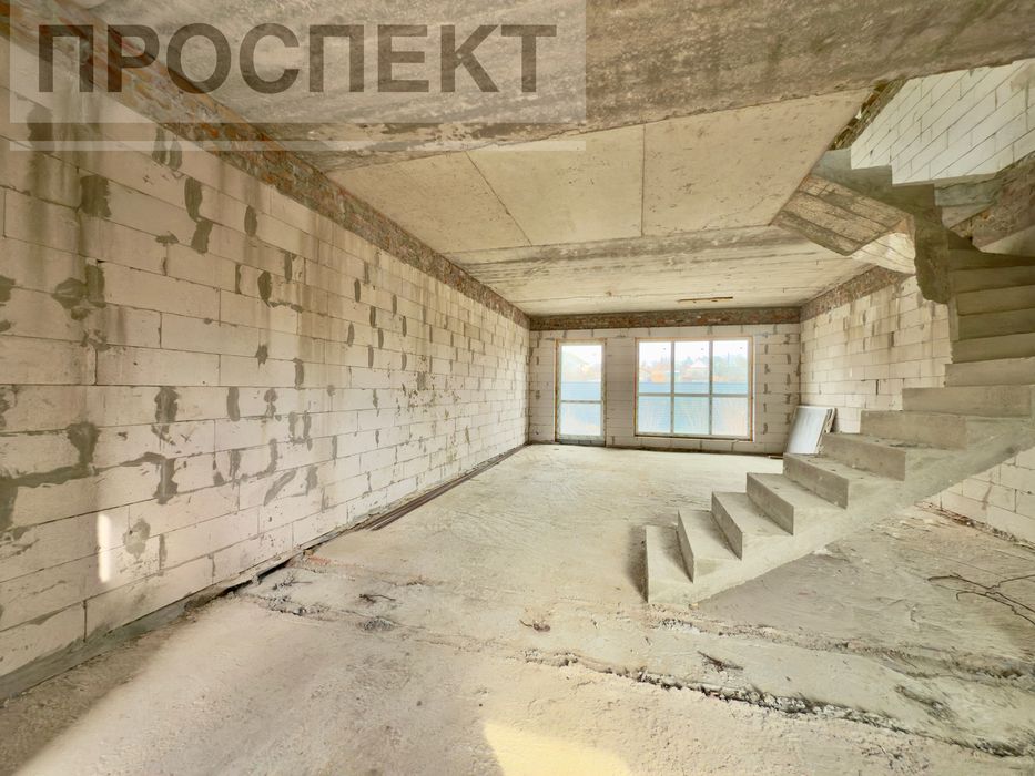 Продам сучасний ТАУНХАУС вул. Кринична.  БЕЗ КОМІСІІ.