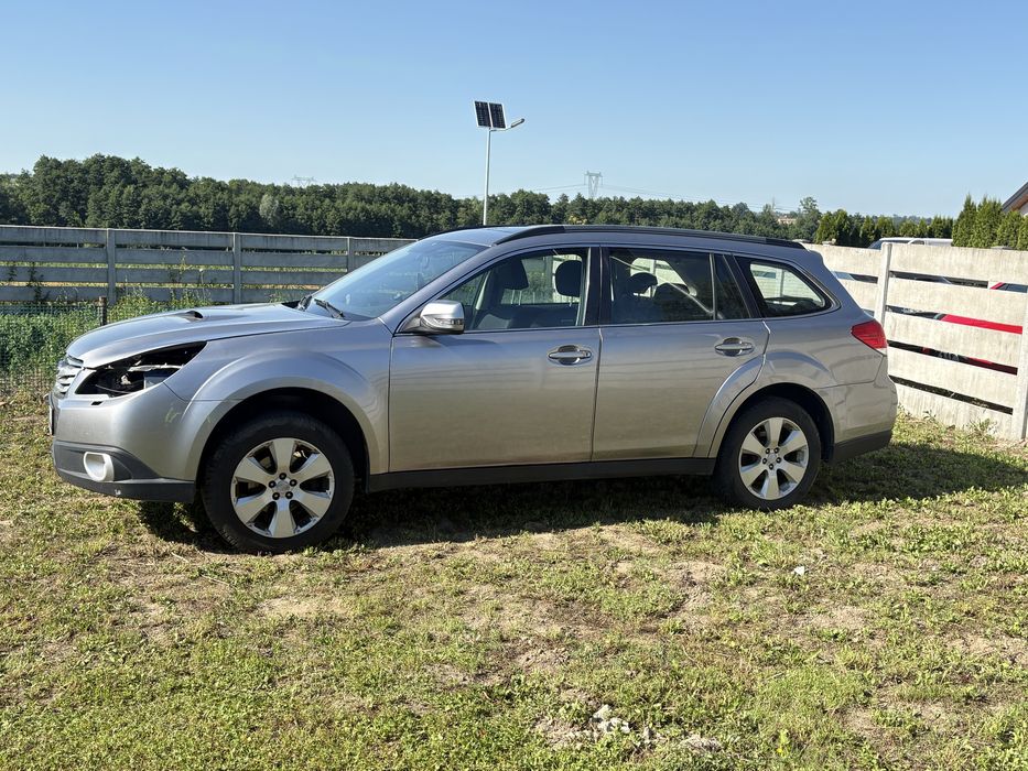 Subaru  outback 2.0d boxer 4x4 uszkodzony !