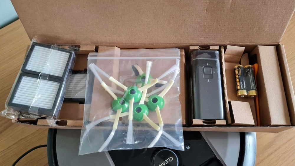 iRobot Roomba i7 – sprawna, bez Clean Base | komplet + akcesoria