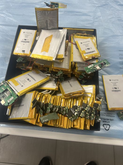 Baterie Li-ion 3,8v rozne z demontazu