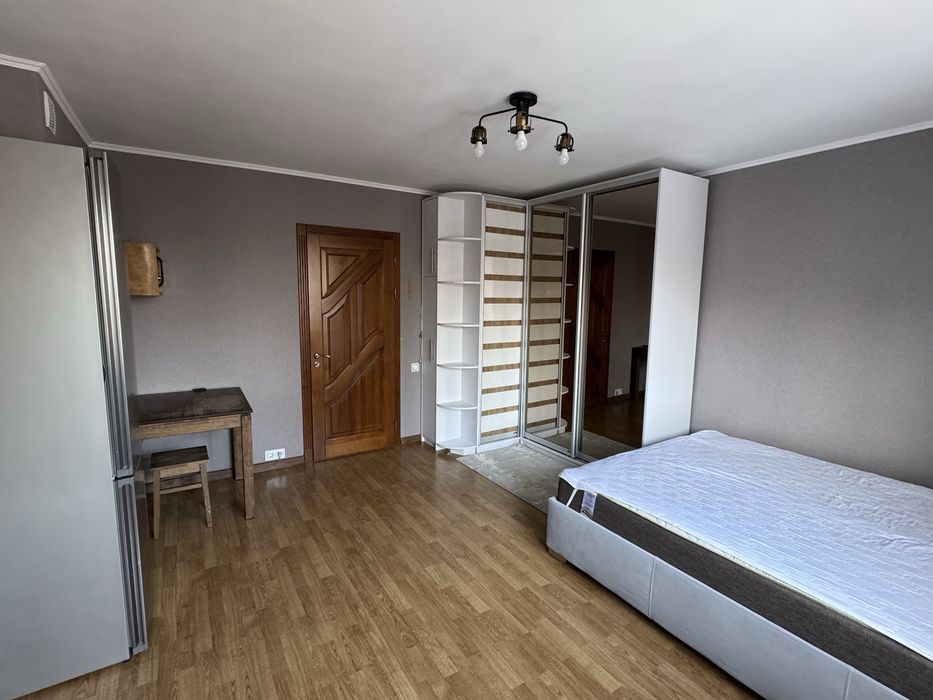 Оренда кімнати в гуртожитку Лісова