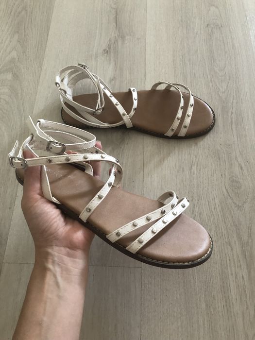 Босоніжки сандалі Next