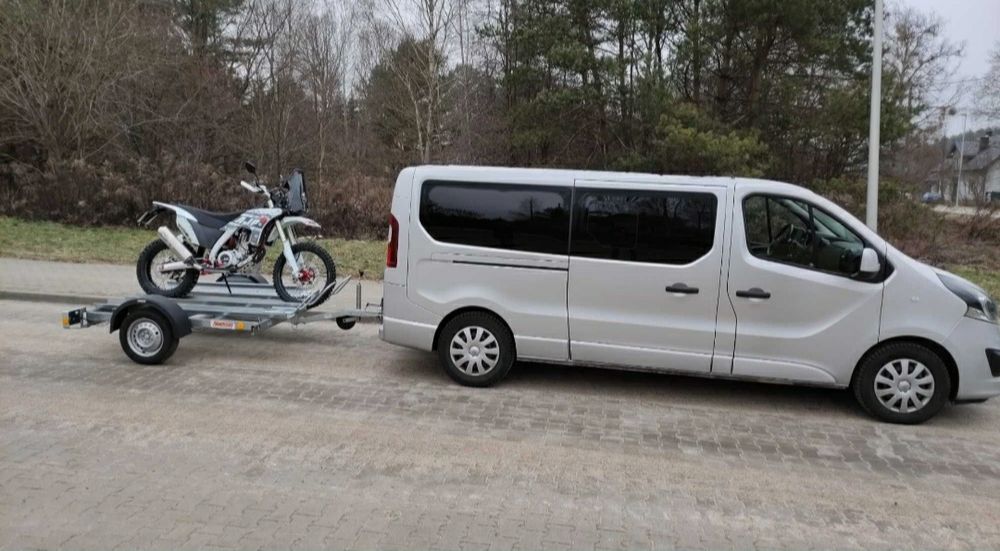 Wynajem busa 9-osobowego