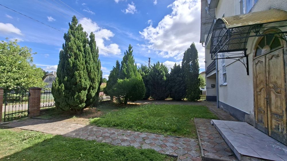 Продаж житлового будинку . Площа  220м².Земельна ділянка 11 сот.Програми. Є-відновлення.  Комунікації.Меблі .Техніка .
