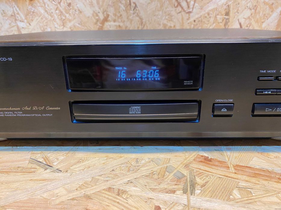 Akai cd odtwarzacz CD 19