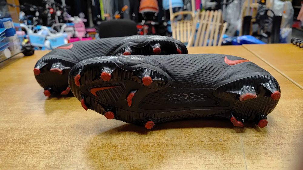 Buty piłkarskie Nike ( korki )