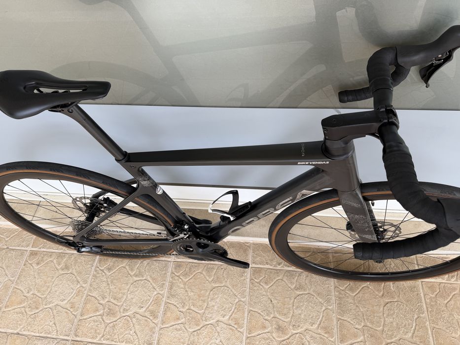 Bicicleta de estrada Orbea - Rodas em carbono