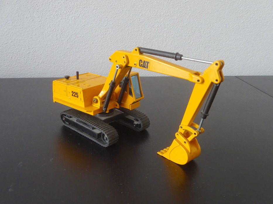 Lote de Miniaturas 1:50 CAT da Joal, Conrad, NZG
