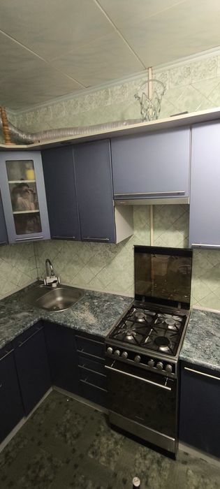 Срочно продам  угловую кухню.