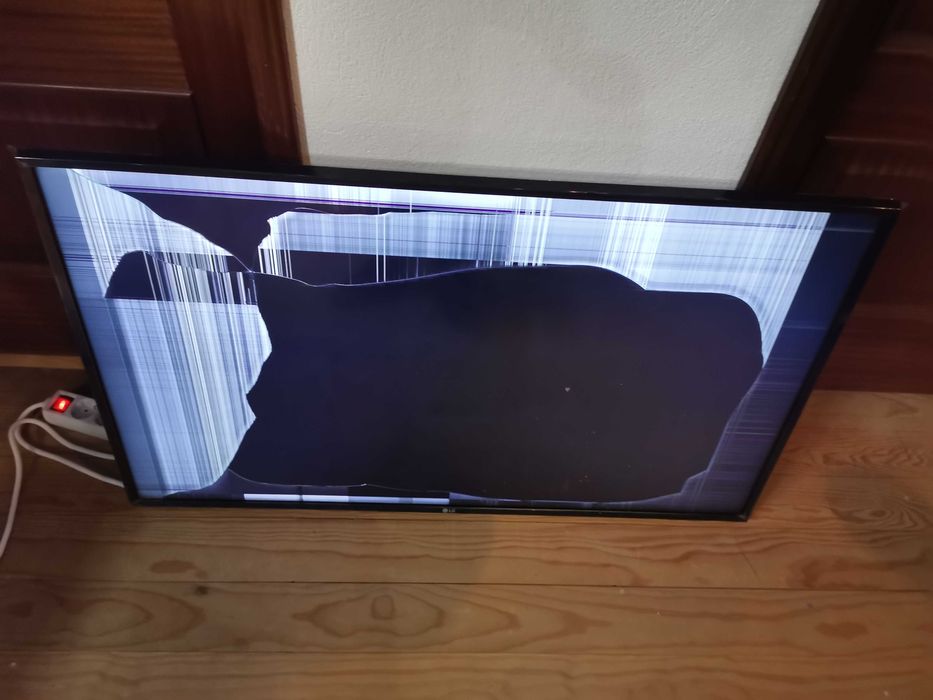 Várias smart tvs Samsung e LG "peças"