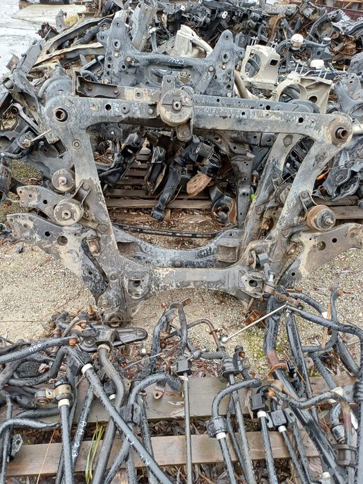 Подрамник Toyota Venza Highlander RX передний