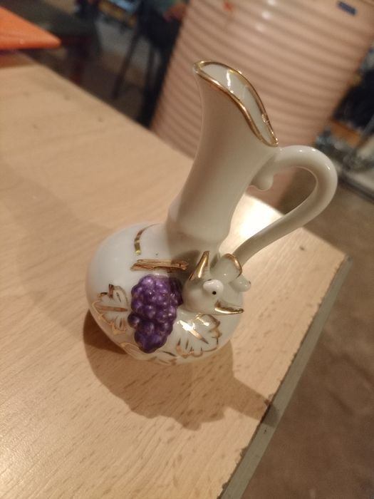 Jarrinha de porcelana com brasão