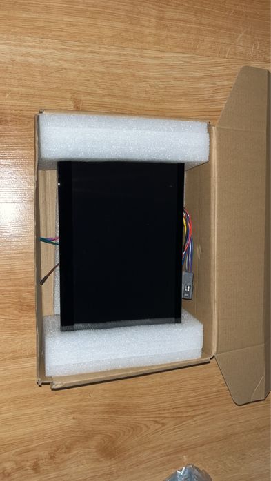 Radio 10” Android 15 / 4+64GB / 8 rdzeni + CarPlay/Android Auto +kamer