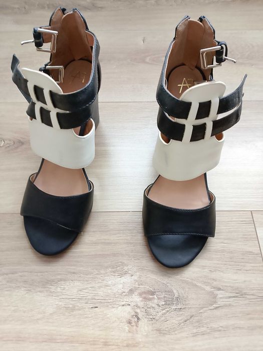 Buty na wysokim obcasie r.39