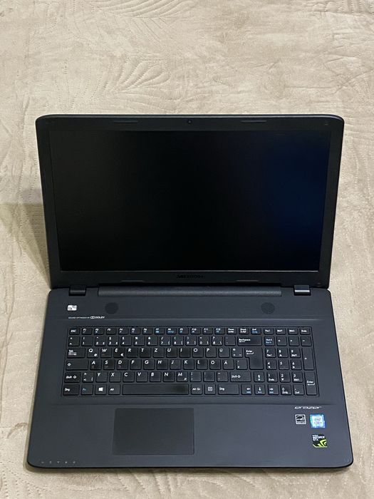 Ноутбук Medion Erazer P7648 17.3 core i7-7500 ОЗУ 16гб ссд256 nvidia